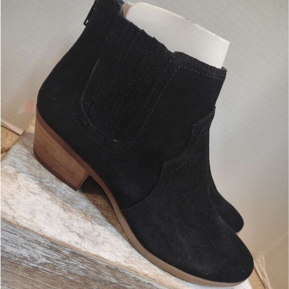 Bass Suede Booties Size 7.5. NWOT - Picture 1 of 5
